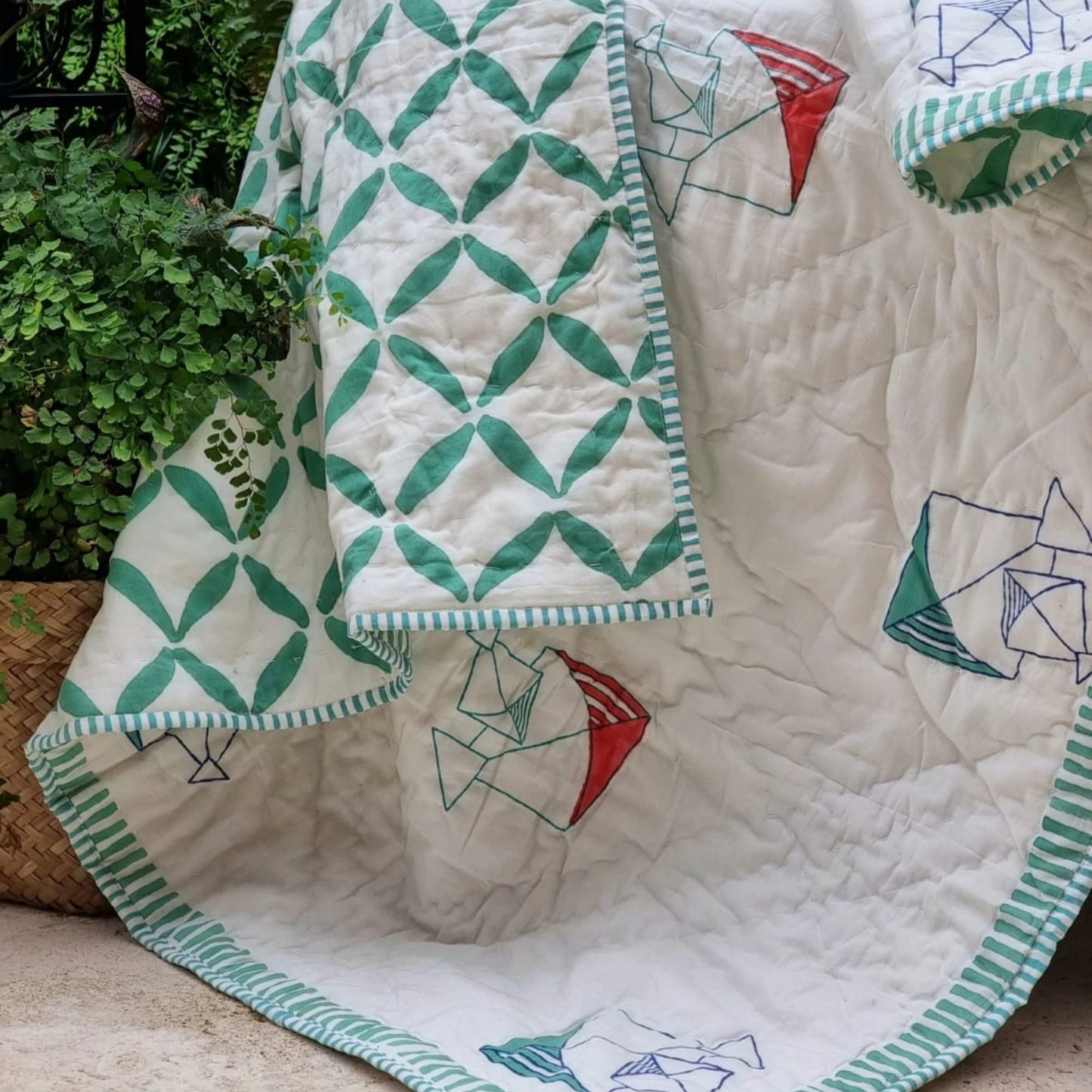 Pretty Kites GOTS Certified Organic Cotton Reversible Baby Quilt (100×120cm)